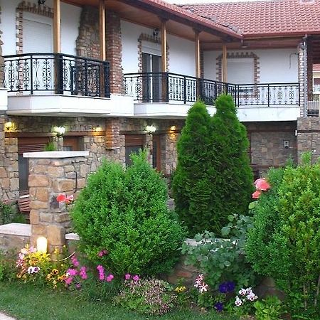 Apartamento Spitiko Káto Loutrákion Exterior foto