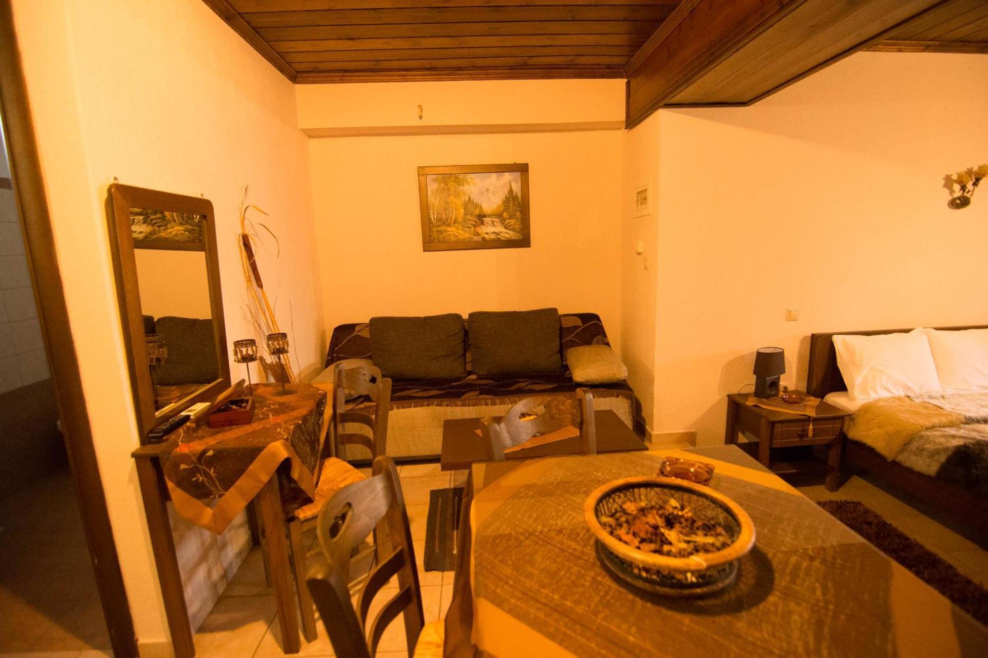 Apartamento Spitiko Káto Loutrákion Exterior foto