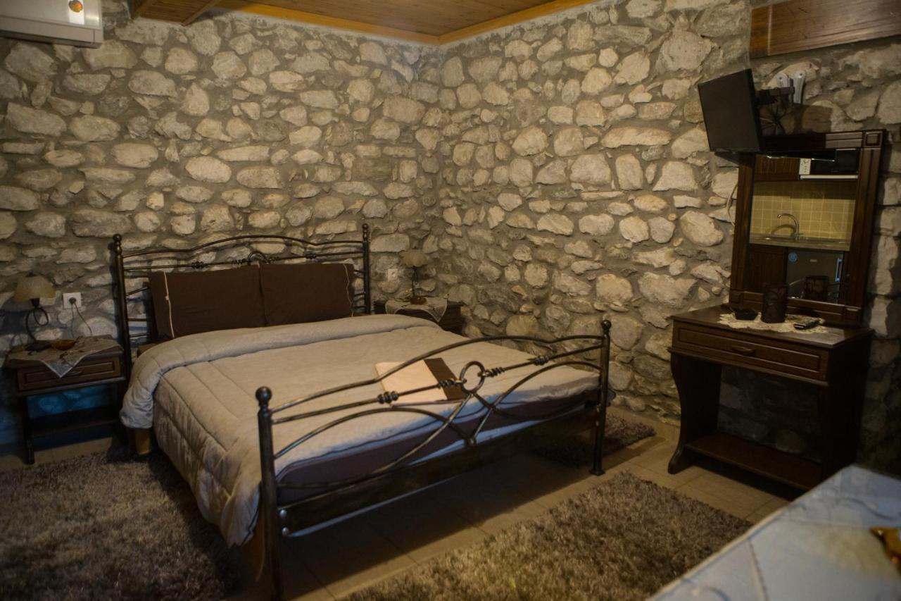 Apartamento Spitiko Káto Loutrákion Exterior foto